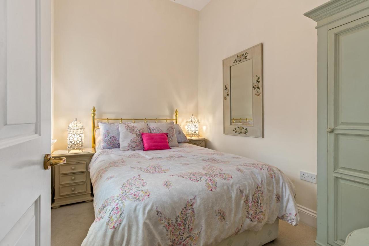 Bryn Y Mor - Tenby Apartment Sea Views Экстерьер фото